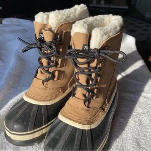 Women’s size 6 winter boots